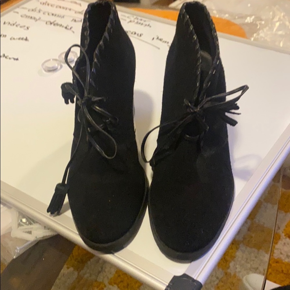 Suede heeled laced up shooties
